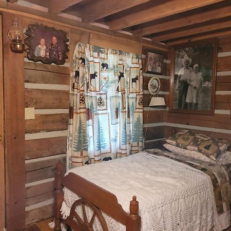 Mountain Memories Cabin Rental Booneville ภายนอก รูปภาพ